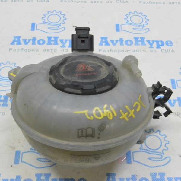 Расширительный бачок охлаждения VW Jetta 19- (02) сломаны крепления 5Q0121407F