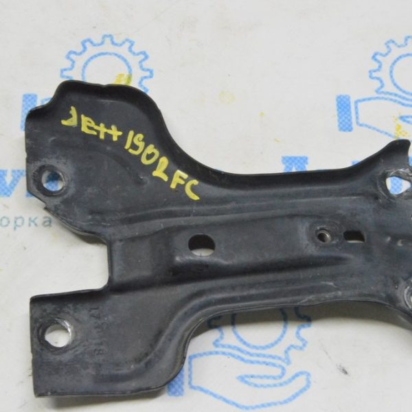 Планка замка капота VW Jetta 19- 17A-805-567