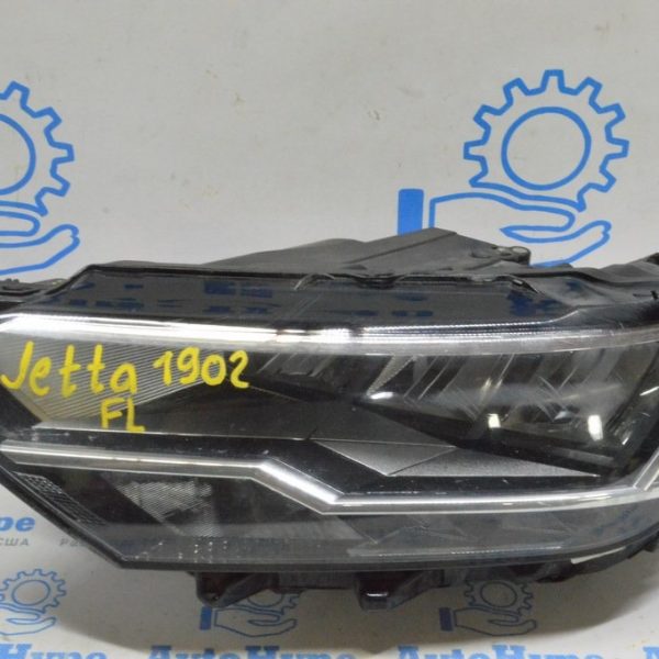 Фара передняя левая VW Jetta 19- LED (02) потерта, сломаны крепления, побит корпус 17A 941 035 A