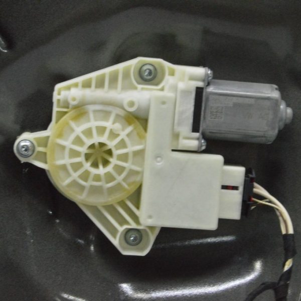 Стеклоподъемник с мотором зад прав VW Jetta 19- 17A-839-462-D