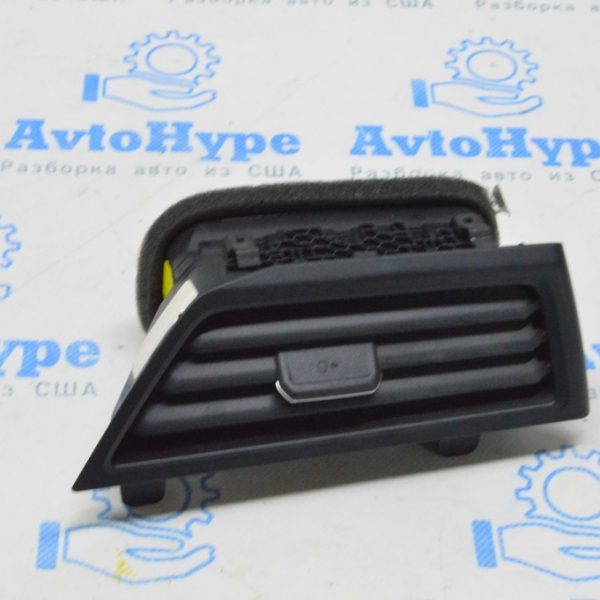 Дефлектор воздуховода передней панели правый VW Jetta 19-24 черный 17B819704GQYI