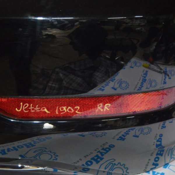 Отражатель зад прав VW Jetta 19- (02) нет фрагмента 17A945106