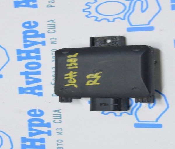 Датчик слепых зон прав VW Jetta 19- (02) 2Q0-907-686-A