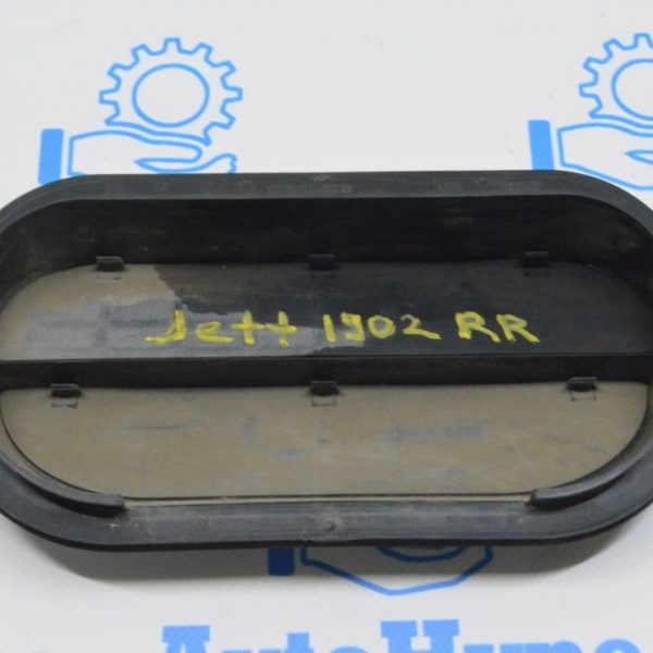 Щиток вентиляции правый VW Jetta 19- 6R0-819-465-C