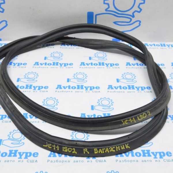 Уплотнитель крышки багажника VW Jetta 19- 5C6827705C9B9