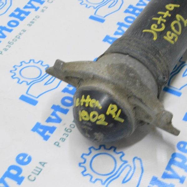 Опора амортизатора зад лев VW Jetta 19- (02) 5Q0-412-331-E