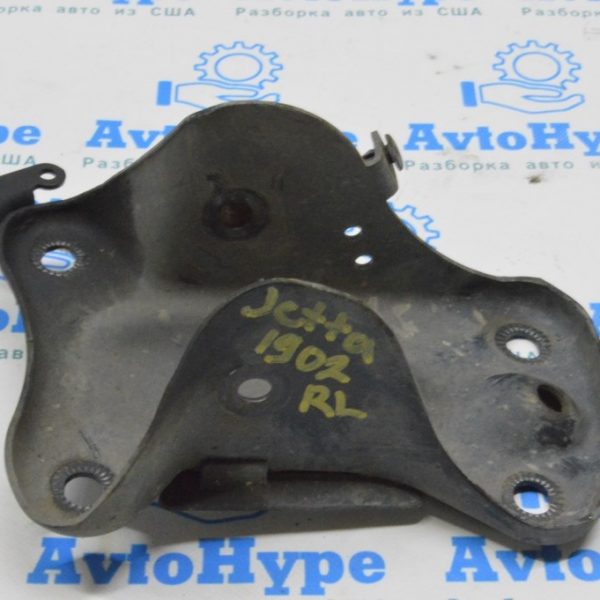 Кронштейн задней балки левый VW Jetta 19-24 5QM501545