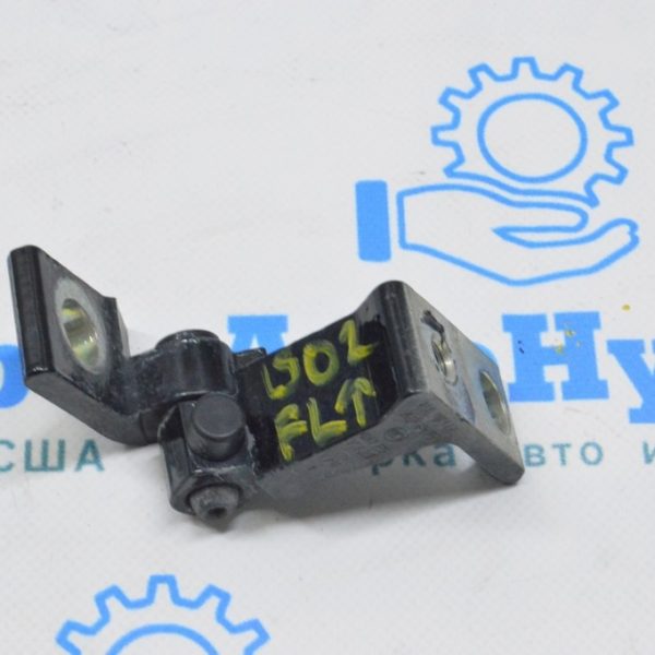 Петля двери верхняя передняя левая VW Jetta 19- 8X0831403E