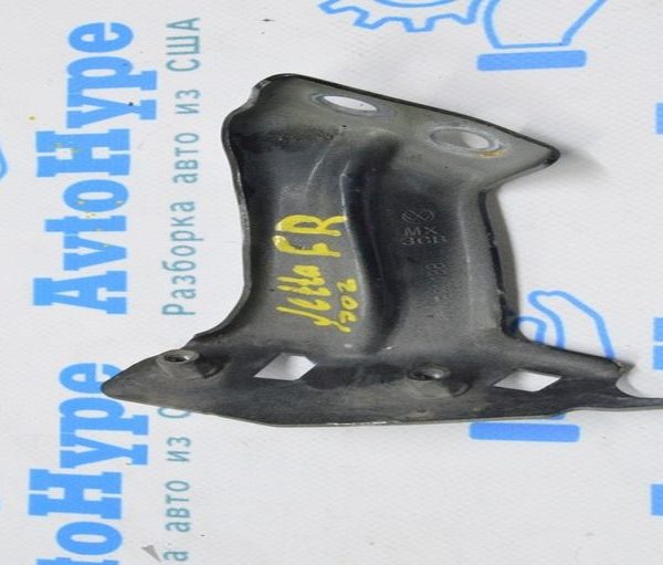 Кронштейн крыла верхний центр прав VW Jetta 19- 17A-821-136