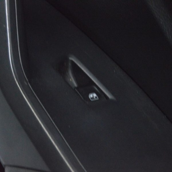 Управление стеклоподъемником перед прав VW Jetta 19- 5G0-959-855-K-WHS