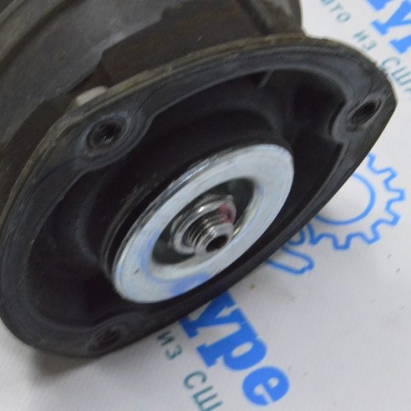 Опора амортизатора перед лев VW Jetta 19- (02) 5Q0412331E