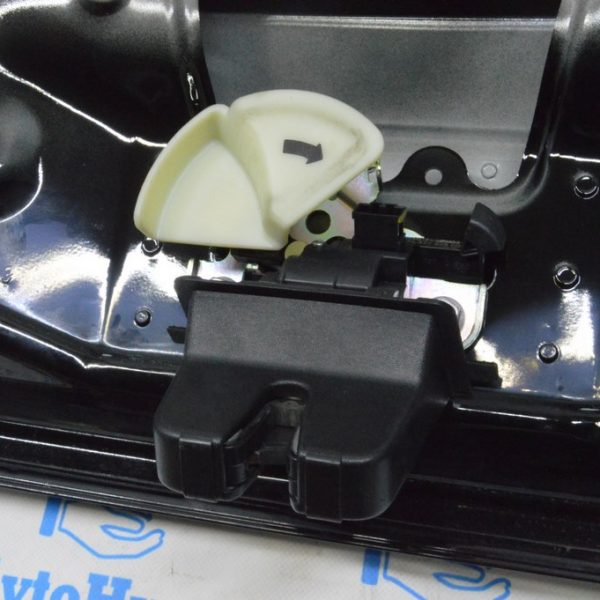 Замок крышки багажника VW Jetta 19- 17A827505