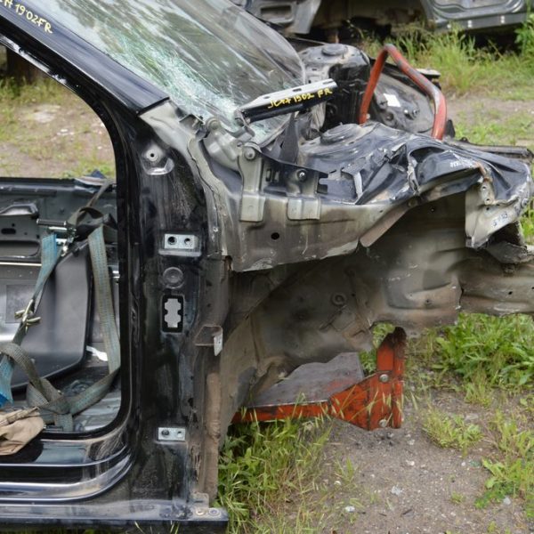 Четверть передняя правая VW Jetta 19- (02) черная, замят лонжерон и пистолет 5Q0805115E