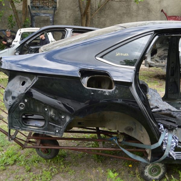 Четверть крыло задняя правая VW Jetta 19- (02) черная 17A809844