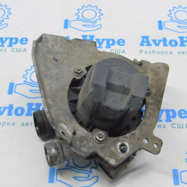 Кронштейн воздушного насоса VW Jetta 19-  04E 131 085 D