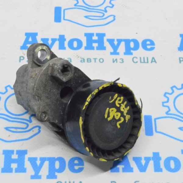 Ролик натяжитель приводного ремня VW Jetta 19-24 1.4T (02) дефект ролика 04E145299N