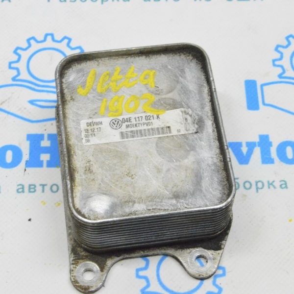 Масляный охладитель двигателя VW Jetta 19- 04E117021K