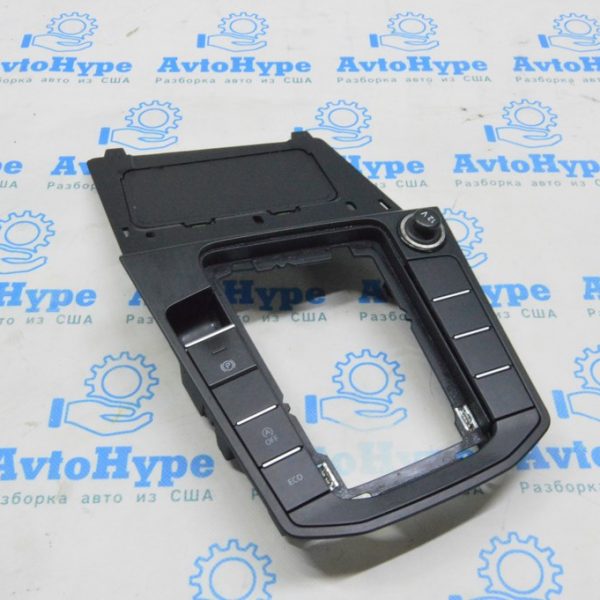 Накладка центральной консоли VW Jetta 19-24 черная 17B8642631QB