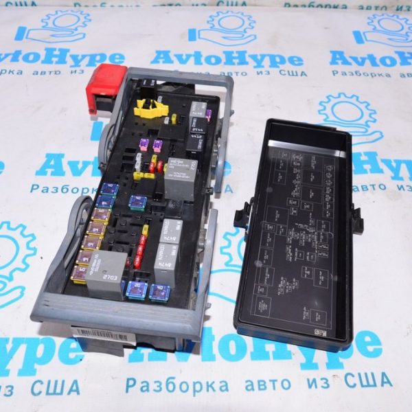 Блок предохранителей подкапотный Dodge Journey 11- 3.6 (03) 68143314ad