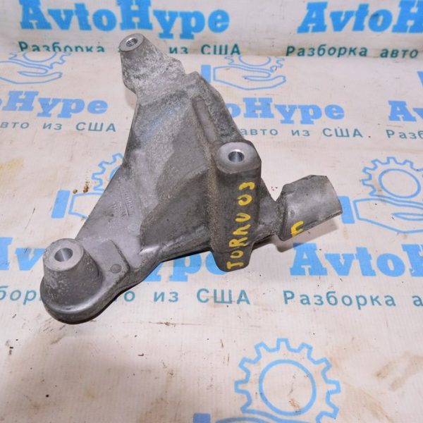Кронштейн подушки двигателя перед Dodge Journey 11- 3.6 5090606AA