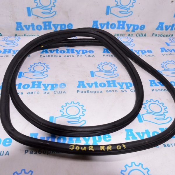 Уплотнитель дверного проема зад прав Dodge Journey 11- (03) деф 5076860AG