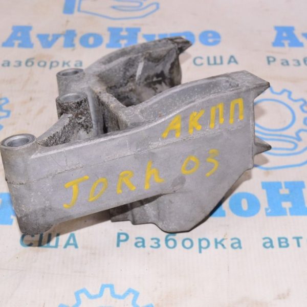 Кронштейн подушки двигателя Dodge Journey 11- 3.6 05090607AB