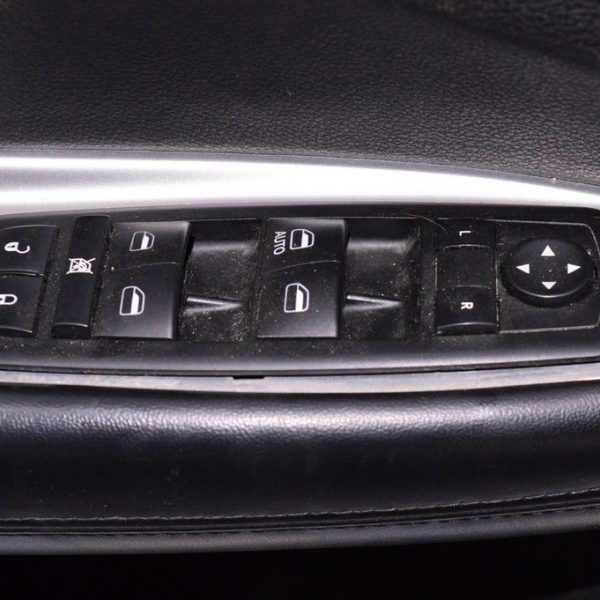 Управление стеклоподъемником перед лев Dodge Journey 11- деф. 68139805AD