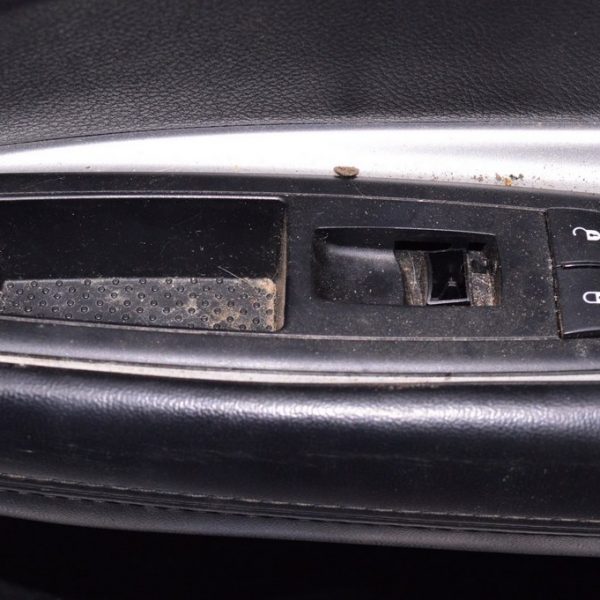 Управление стеклоподъемником зад лев Dodge Journey 11- 68080842AA