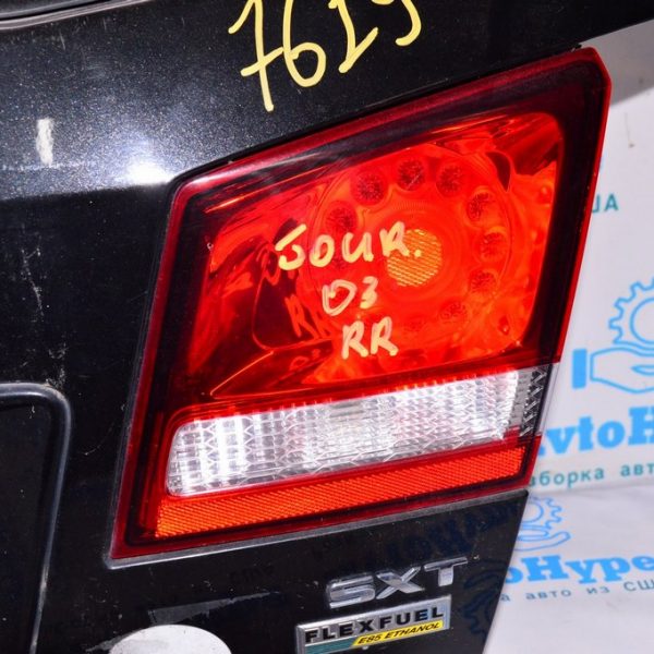 Фонарь внутренний (крышка багажника) правый Dodge Journey 11- (03) 68078516AD