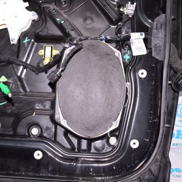 Динамик дверной перед лев Dodge Journey 11- 68423672AA