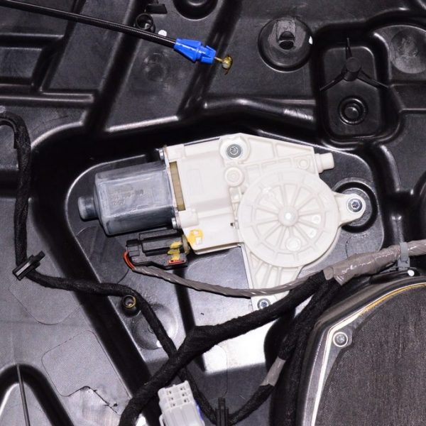 Стеклоподъемник с мотором зад лев Dodge Journey 11- 68043739AA