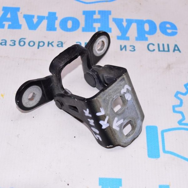 Петля двери верхняя зад лев Dodge Journey 11- 5067941AD