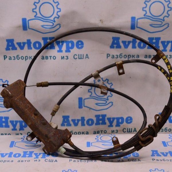 Трос стояночного тормоза зад прав Dodge Journey 11- 4862226AG