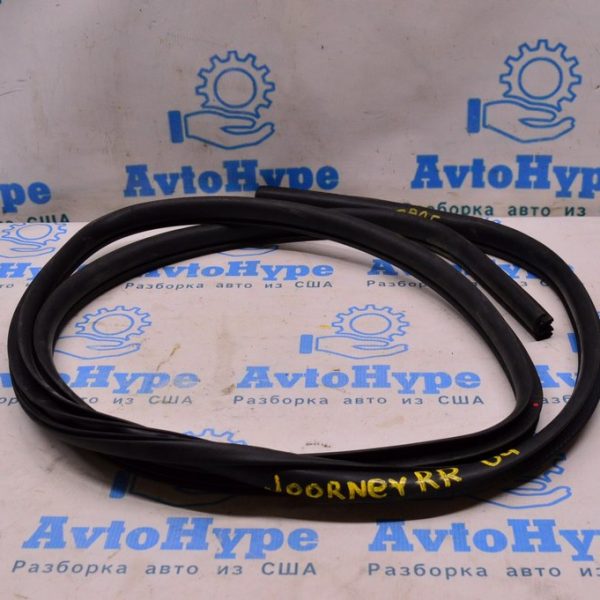 Уплотнитель дверного проема зад прав Dodge Journey 11- 5076860AG