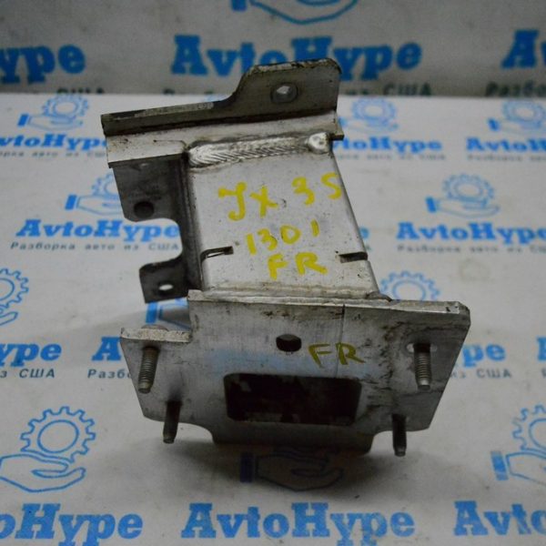 Клык усилителя переднего бампера прав Infiniti JX35 QX60 13- (01) 622103ja0a