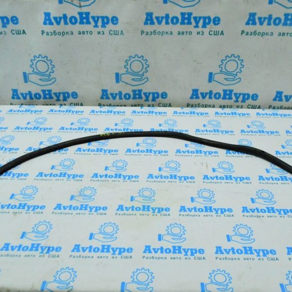 Уплотнитель капота передний Mazda 6 13-17 GHP956770