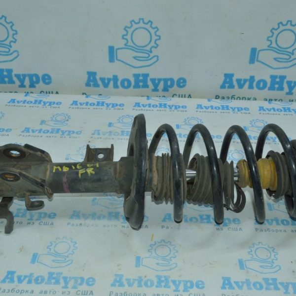 Стойка амортизатора в сборе перед прав Mazda6 13-17 (01) порван пыльник GJR9-34-700E