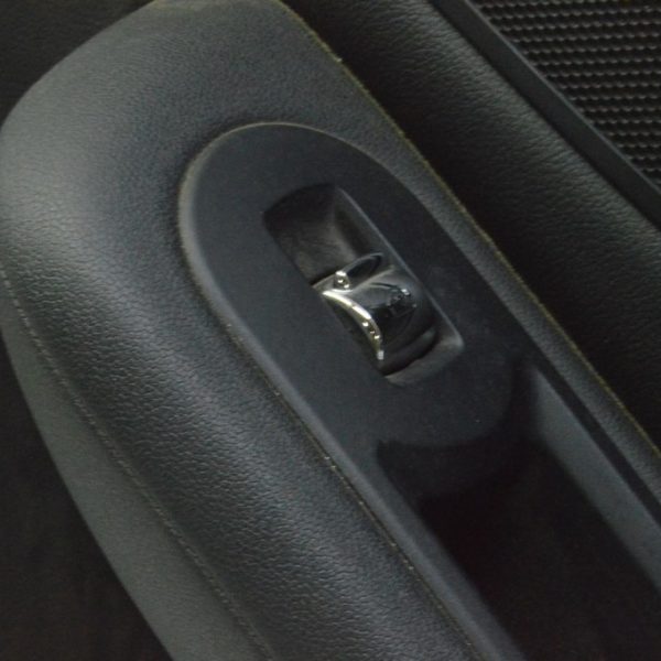 Накладка управления стеклоподъемника двери зад прав Mini Cooper Clubman 16-22 51 42 7363003