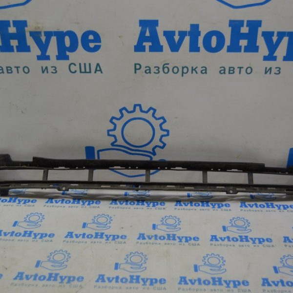 Решетка переднего бампера центральная Mini Cooper Clubman 16-22 (01) надломы, примята 51 11 7377475