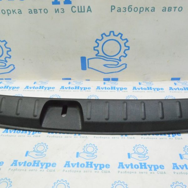 Накладка проема багажника центр Mini Cooper Clubman 16-22 черн 51 47 7360757