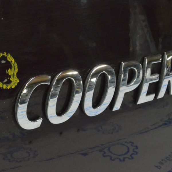 Эмблема надпись COOPER двери багажника Mini Cooper Clubman 16-22 51 14 2755617