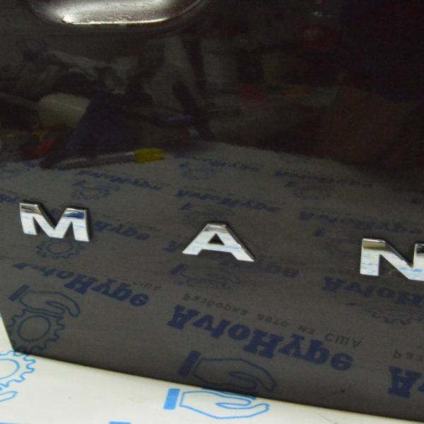 Эмблема надпись MAN двери багажника правая Mini Cooper Clubman 16-22 51 44 7376044