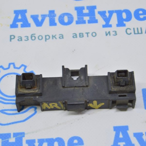 Крепление заднего бампера нижнее правое Acura MDX 07-13 малое (01) дефект 71593-STX-A00