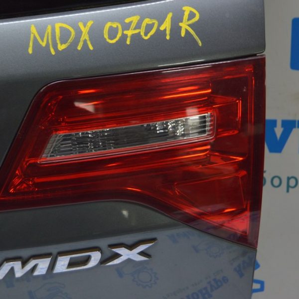 Фонарь внутренний (крышка багажника) правый Acura MDX 07-09 34151-STX-A01