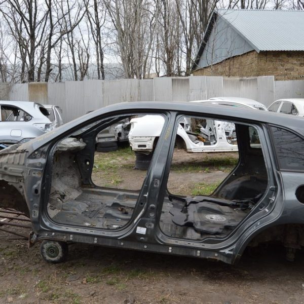 Скоба замка двери зад лев Acura MDX 07-13 72135-SDA-A01