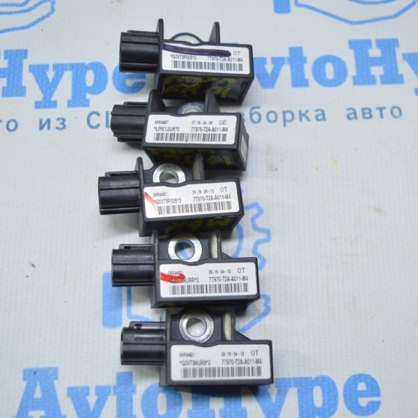 Датчик подушки безопасности задний прав Acura MDX 14-20 77970-T2A-A011-M4