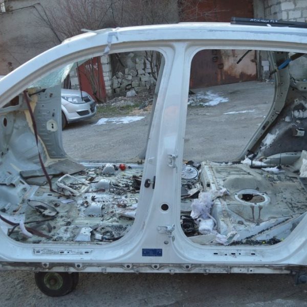 Стойка кузова центральная левая Acura MDX 14-20 (01) белый перл 04645-TZ5-A01ZZ