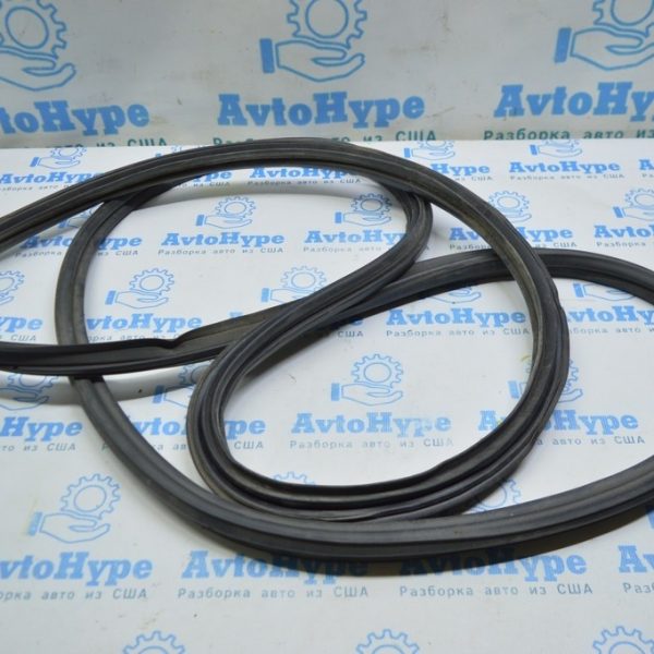 Уплотнитель (резина) двери багажника Acura MDX 14-20 74440-TZ5-A01