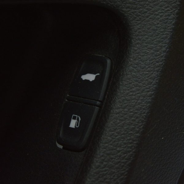 Кнопки открытия лючка бензобака и двери багажника Acura MDX 14-20 35800-TZ5-A01