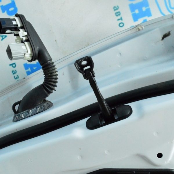 Ограничитель двери перед прав Ford Escape MK4 20- LJ6Z-7823552-A